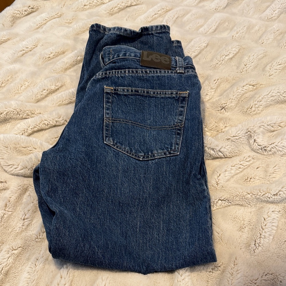 Lee Men's Relaxed Fit Dark Blue Jeans